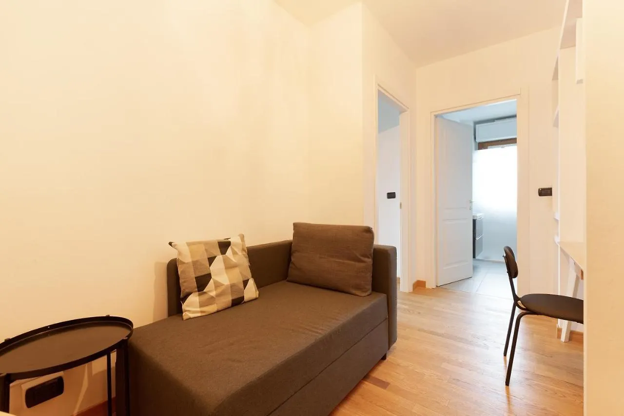 Milan Comfy Apartment X3 - With Balcony 0*,