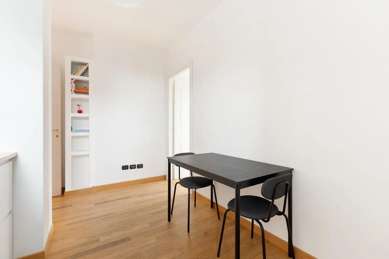 Milan Comfy Apartment X3 - With Balcony