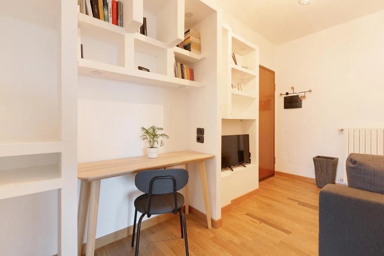 Milan Comfy Apartment X3 - With Balcony Italy